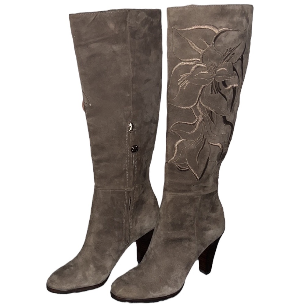 Isola Brown Suede Heeled Boots w/Embroidered Flower (6.5)